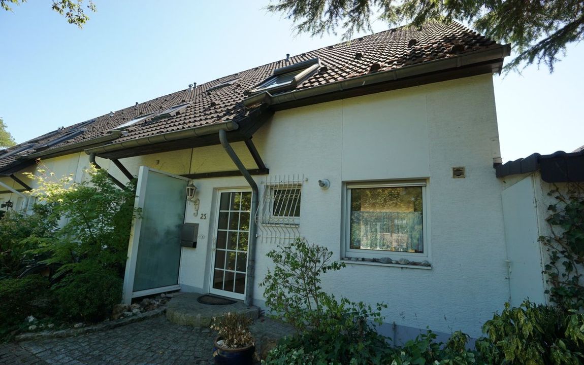Düsseldorf-Lichtenbroich: Reihenendhaus in familienfreundlicher Lage