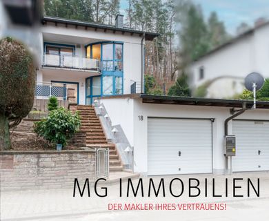 MG – Waldfischbach: Großzügige Doppelhaushälfte mit Garage und Carport