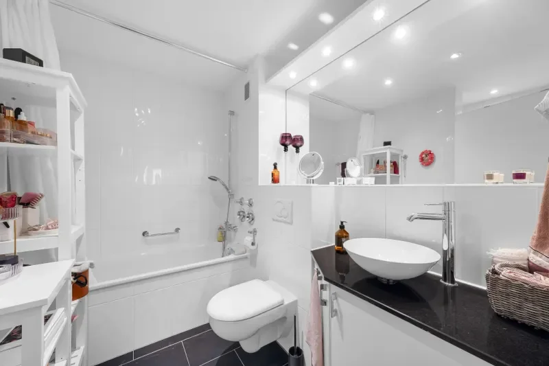 Bad mit Badewanne