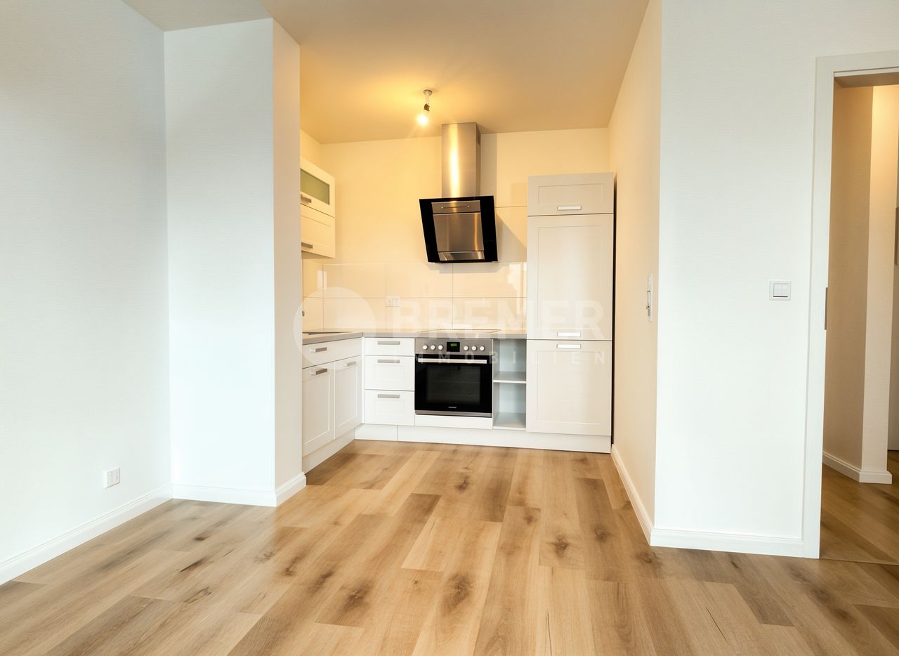 Wohnzimmer u. offene Küche