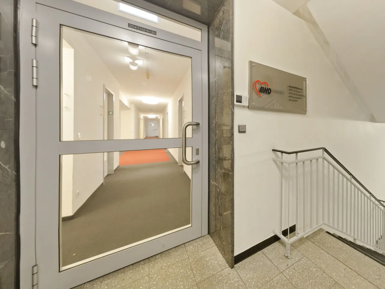 Zugang zur Bürofläche 