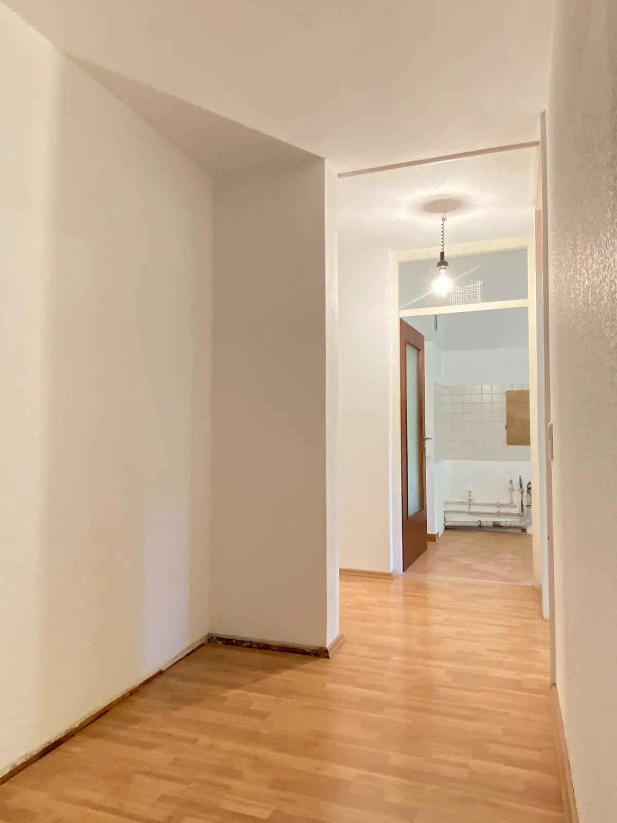 Flur mit 2 Meter Nische für Garderobe