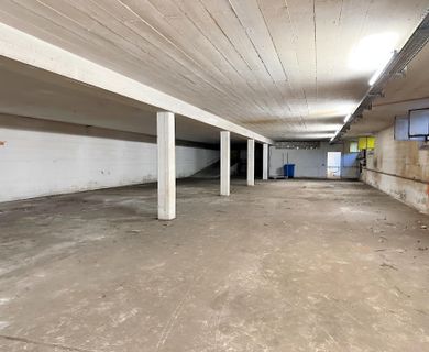 FREIFLÄCHE + LAGERFLÄCHE IM GEWERBEHOF NÄHE HELIOSKLINIK/ FACHHOCHSCHULE