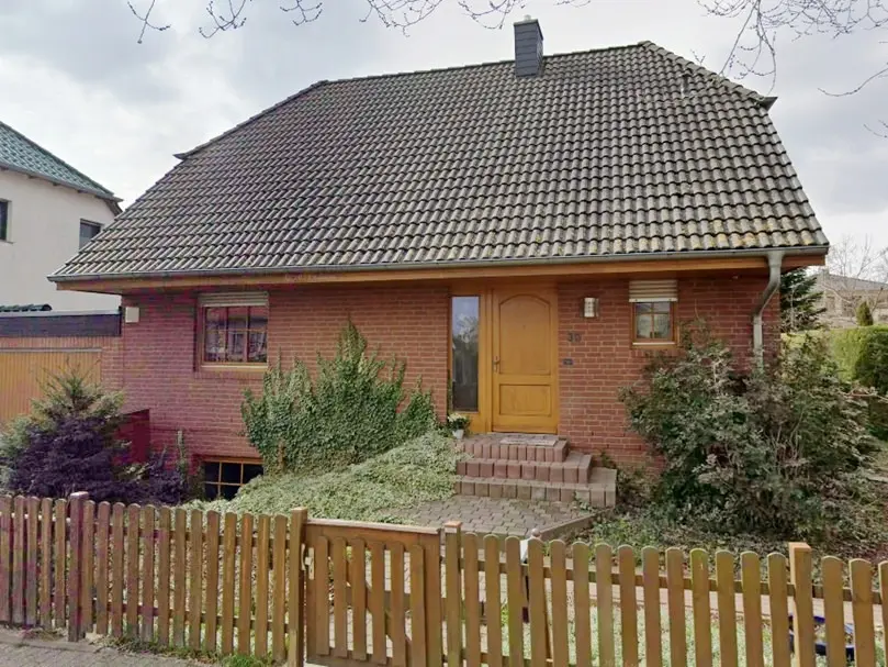 Hausansicht mit Eingang