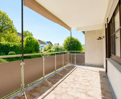 Frisch renovierte 3-Zimmer-Wohnung mit Loggia und Garage in ruhiger Lage - Photo 5