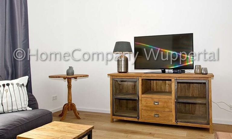 Sideboard mit TV