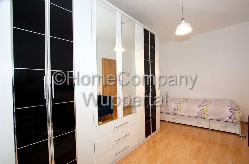 Kleiderschrank