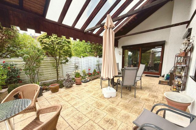 überdachte Terrasse