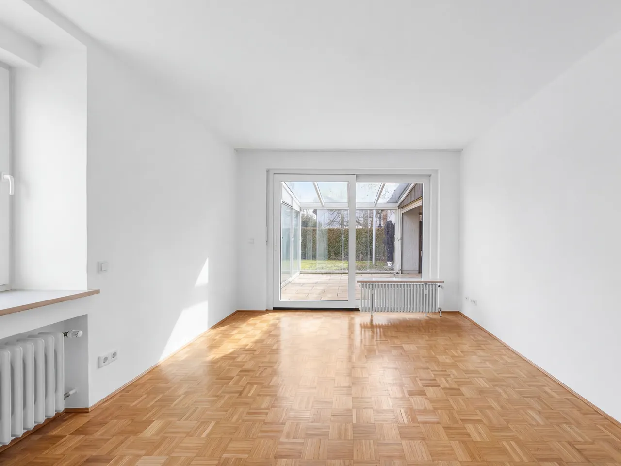 ELW - Wohnzimmer mit Zugang zum Wintergarten