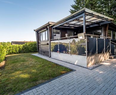 Kleines, gemütliches Ferienhaus mit Terrasse und 2 Stellplätzen – Erstwohnsitz möglich!