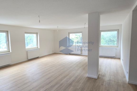Gro&szlig;z&uuml;gig, modern, repr&auml;sentativ: Traumhafte Wohnung mit drei Schlafzimmern und XXL-Wohnbereich