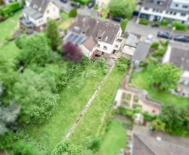 Raum für neue Ideen – 6-Zimmer-Doppelhaushälfte in Bonn-Holzlar