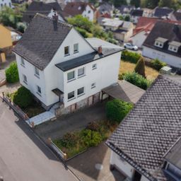 Gepflegtes Zweifamilienhaus mit Fernblick auf großem Grundstück in ruhiger Lage bei Montabaur!