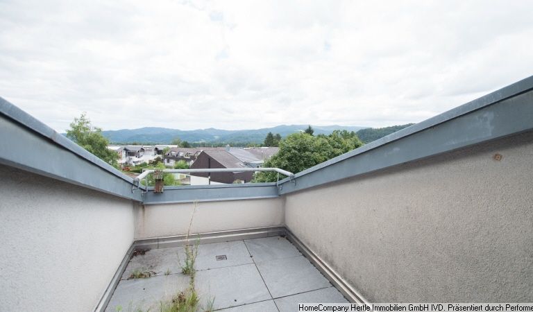 Kleiner Balkon im DG