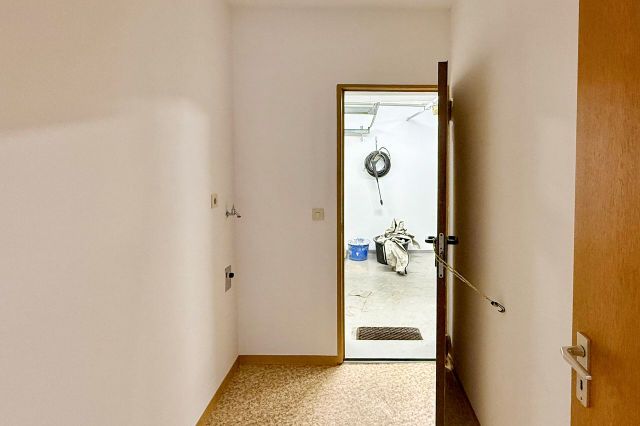 Abstellraum/ Zugang zur Garage