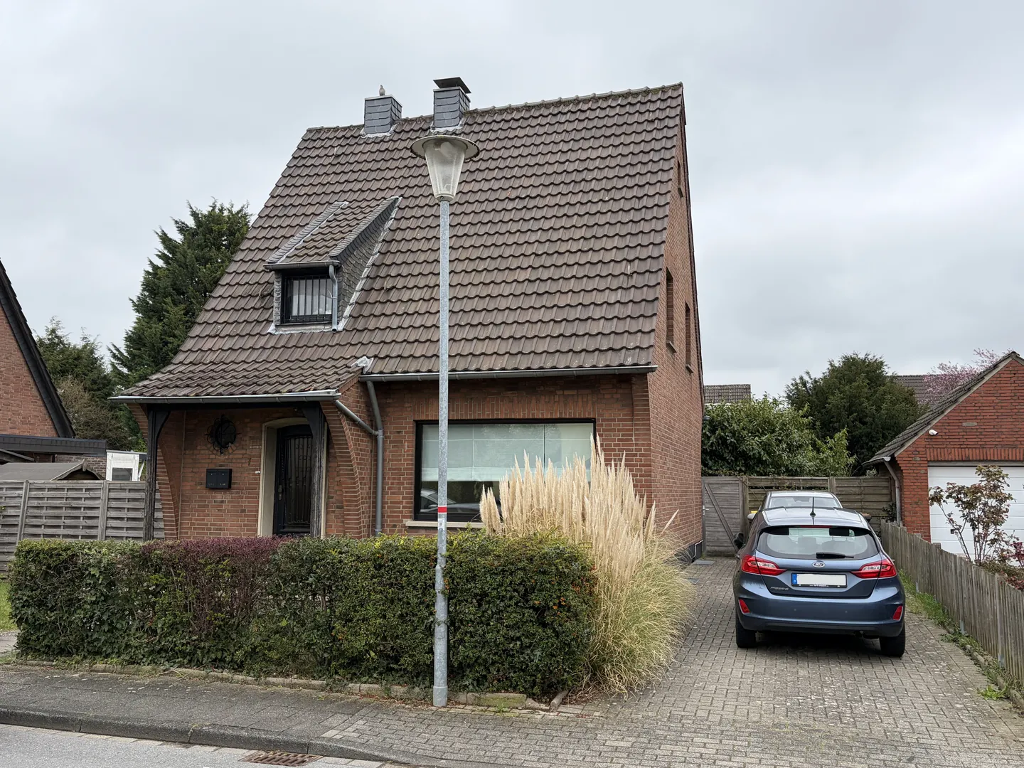 Freistehendes Einfamilienhaus auf tollem Grundstück in Moers-Kapellen