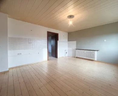 Geräumige Einliegerwohnung mit Dachboden und Kellerabteil - Foto 1