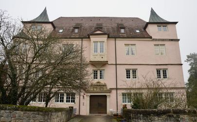 Charmante 4,5-Zimmer-Wohnung im Wasserschloss mit Turmzimmer