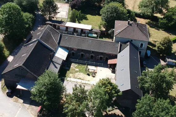 Charmanter Reiterhof auf 1,2 ha zu verkaufen