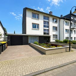 Solides Mehrfamilienhaus mit 6 WE plus ausgebautem Dachgeschoß und zusätzlicher Baufläche