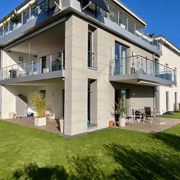 Moderne Neubauwohnung mit Loggia, Terrasse und Garten – inkl. TG-Stellplatz