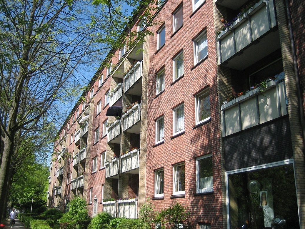 Immobilie_MFH Mehrfamilienhaus aus rotem Backstein in Hamburg