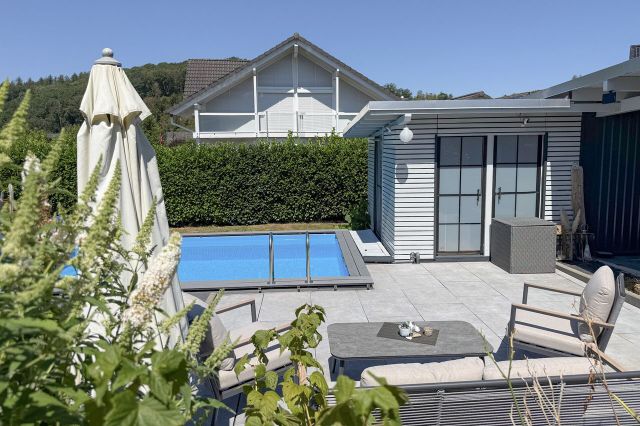 Gartenterrasse mit Pool