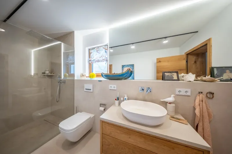 Erdgeschoss Wohnung 1 - Badezimmer