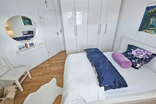 Schlafzimmer DG