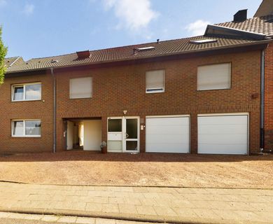 Geschichte trifft Moderne (1750 & 1998): Zweifamilien-Ensemble in Aldenhoven mit Solar & XL-Garten