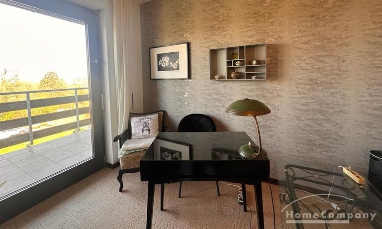 Schlafzimmer mit Balkon