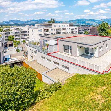 Helle 4.5 Zi.-Attika-Wohnung mit  viel Privatsphäre an guter Lage