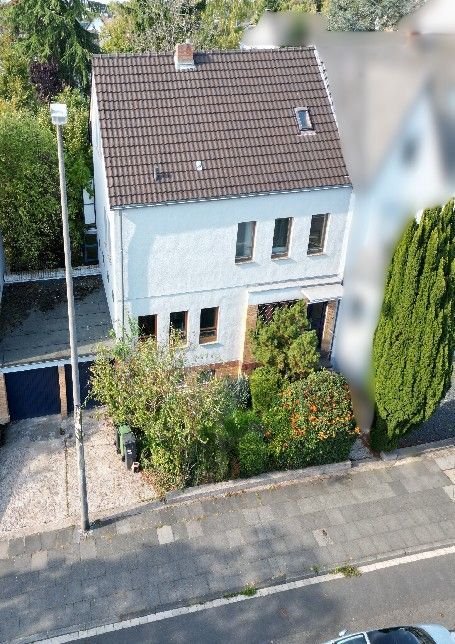 Viel Platz für die Familie – Einfamilienhaus mit Garten und großem Potenzial in Bonn-Duisdorf