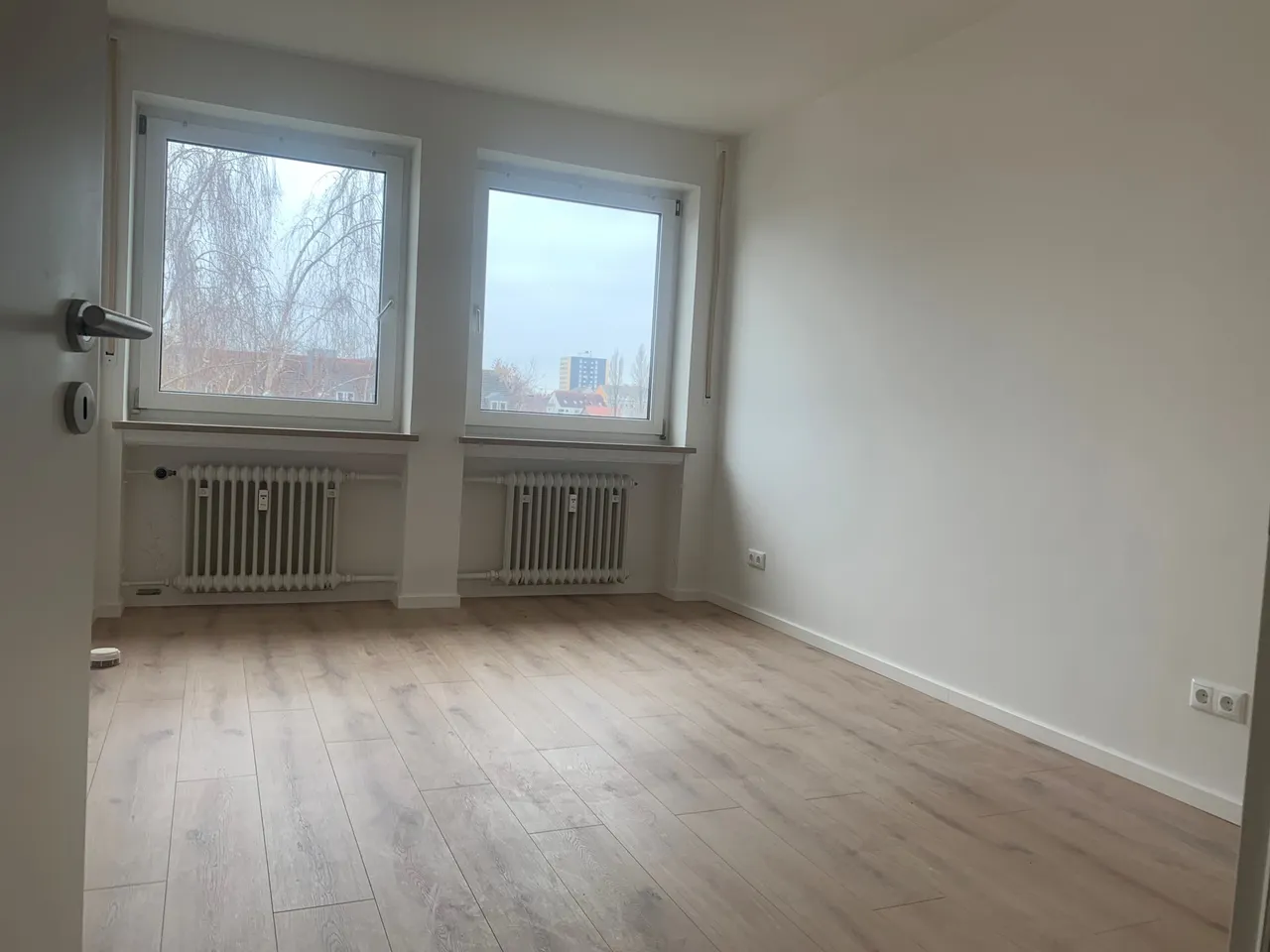 Sch”nbachstr. 12a 3. OG Mitte 006