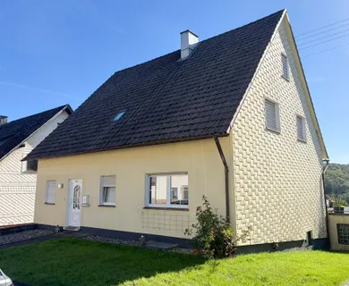 Ein Zuhause mit Garten, Weitblick und vielen Möglichkeiten.