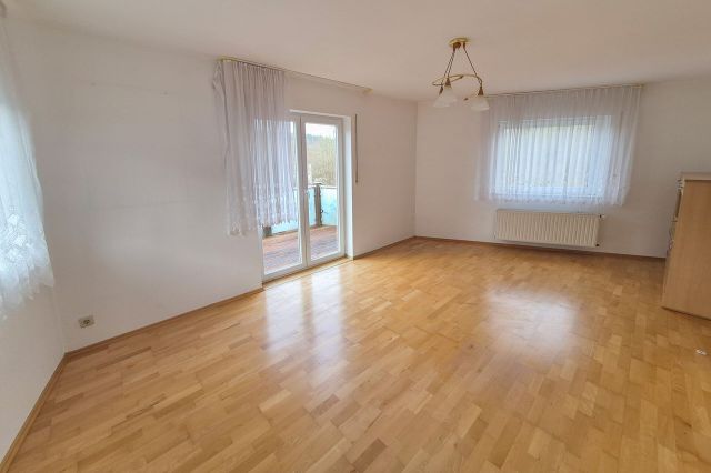 Zimmer mit Balkon