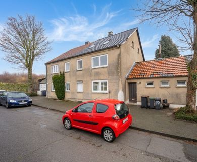 Charmante Doppelhaushälfte mit Ausbaureserve und vielseitigen Nutzungsmöglichkeiten auf 116m² Wfl.