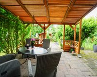 überdachte Terrasse