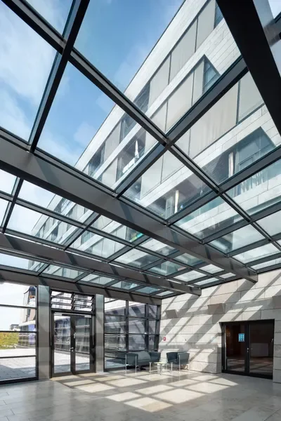 Eingangsbereich (©Deka Immobilien)