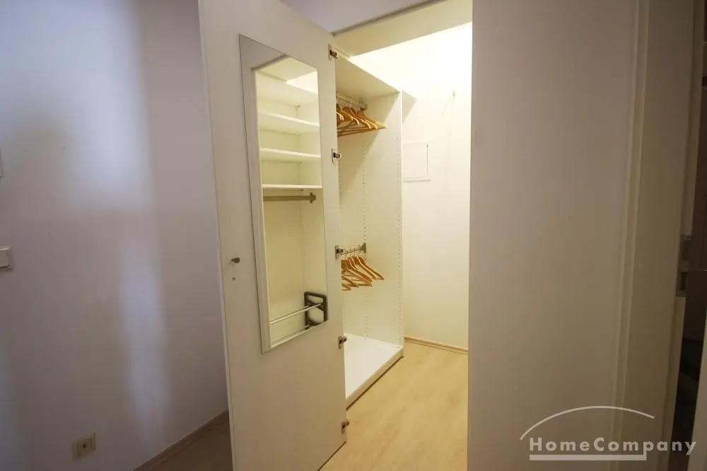 Begehbarer Kleiderschrank