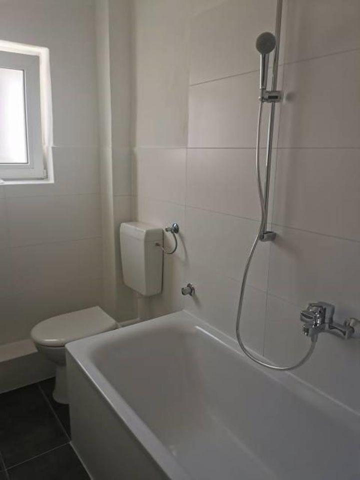 Ihr neues Zuhause: Moderne 3-Zimmer-Wohnung im 1. Obergeschoss - Photo 3