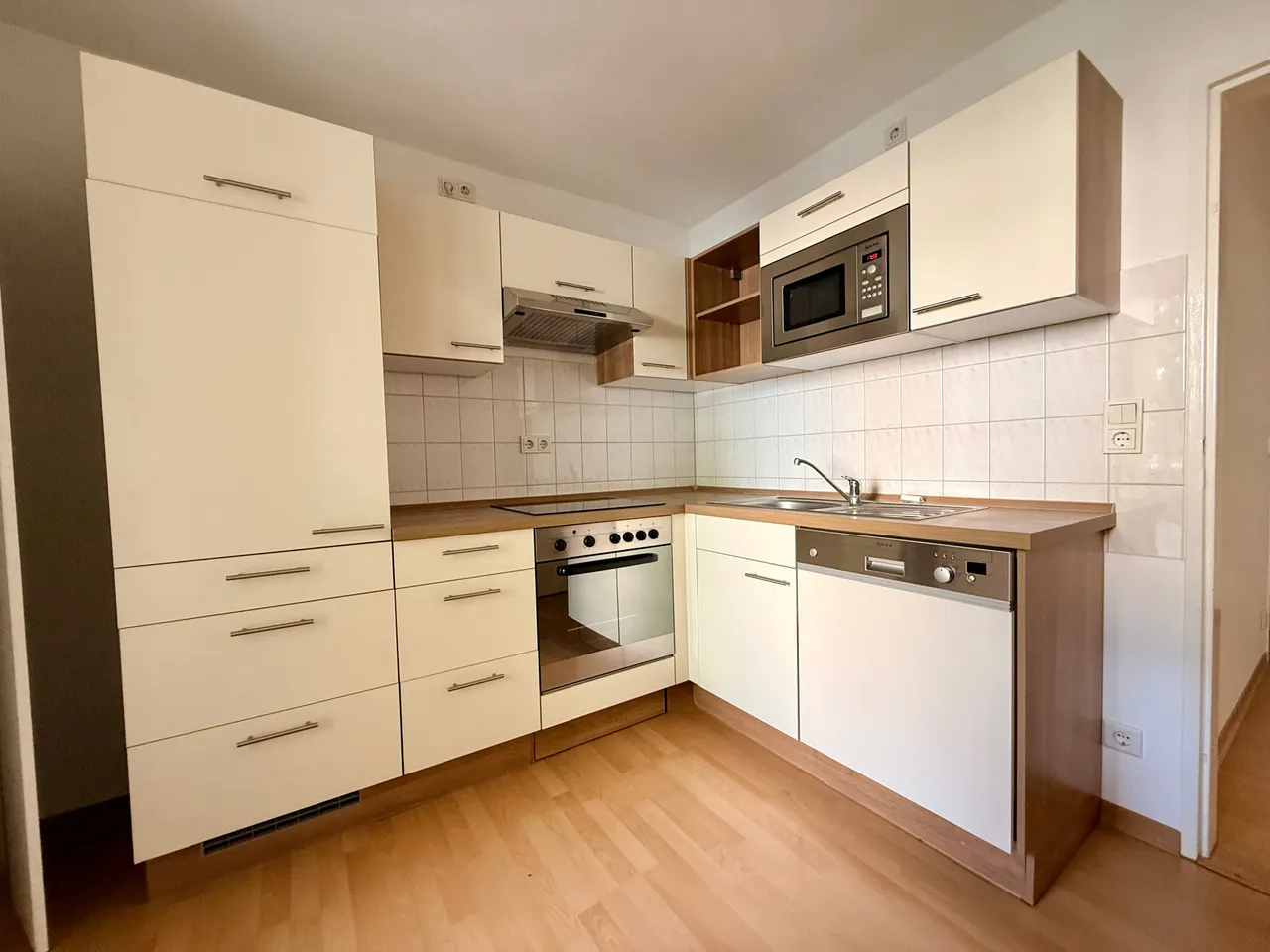 MA – Oststadt – frisch renovierte 2 ZKD/Balkon-Wohnung - Photo 4