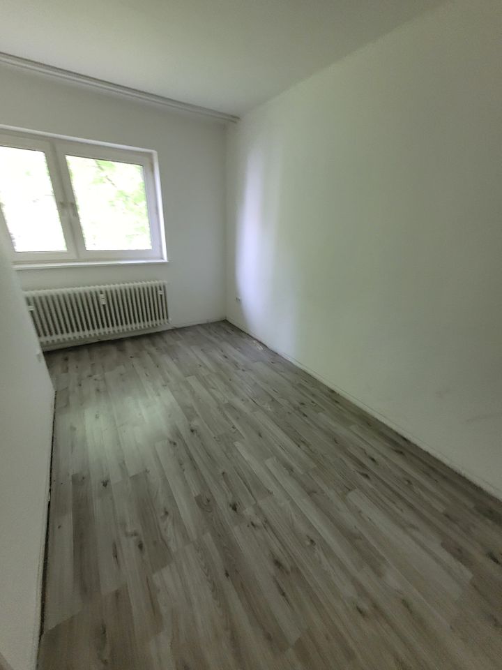 Schöne 3-Zimmer-Wohnung in ruhiger Lage im Erdgeschoss - Photo 1