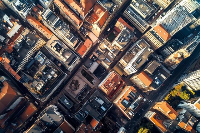 Mehr Bauland durch vereinfachte Umnutzung? Neue Gesetzespläne vorgestellt