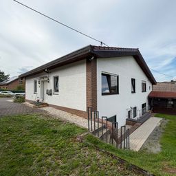 Vermietetes Einfamilienhaus mit ELW in ruhiger Ortsrandlage – nahe Hamm (Sieg)!