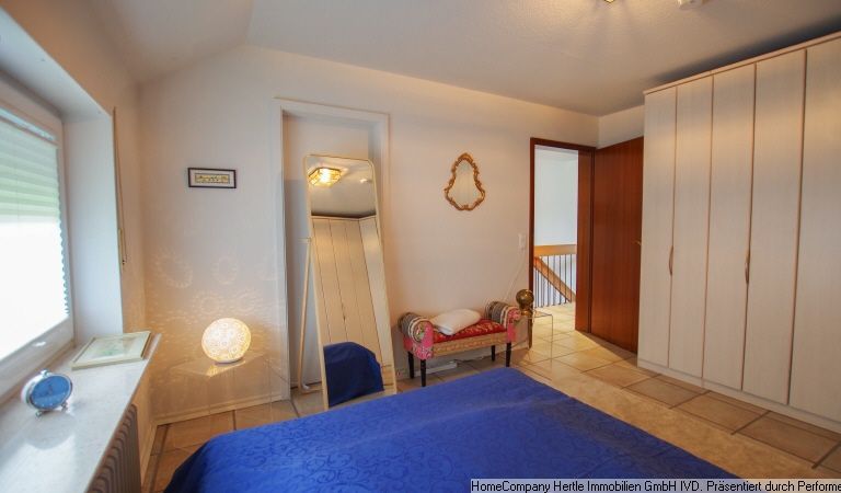 Schlafzimmer (1OG)