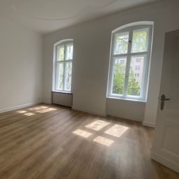 Lichtdurchflutete Bürofläche am Kurfürstendamm!