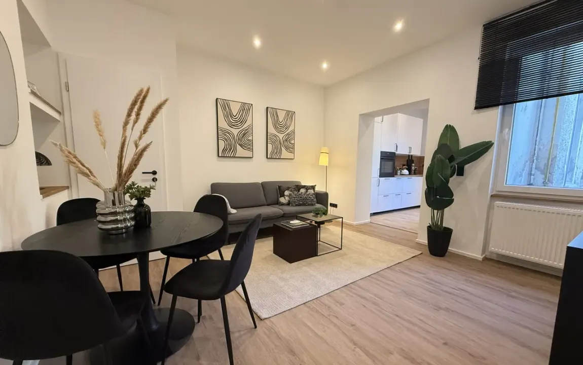 Sanierte helle 3-Zimmer-Küche-Bad-Wohnung mit neuer Einbauküche und Terrassennutzung in Vallendar!