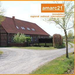 Fachwerkhaus im Außenbereich mit zwei Wohnungen