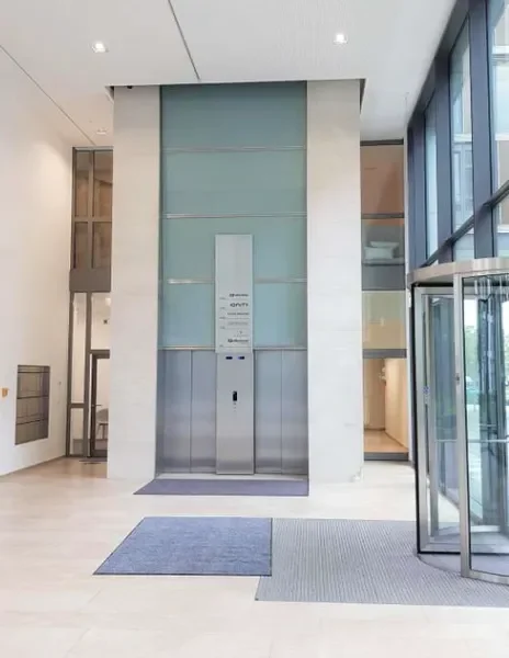 Eingangsbereich (©Deka Immobilien)